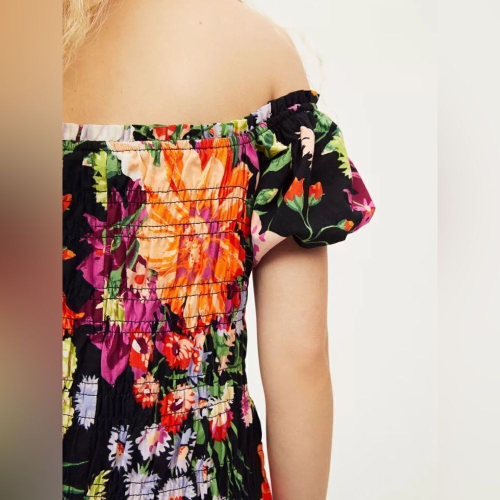 H&M SMOCKED OFF-THE-SHOULDER DRESS - Picture 4 of 10